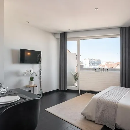 Studio Black & White A 10 Mins A Pieds De La Gare Pour Geneve Annemasse Exterior photo